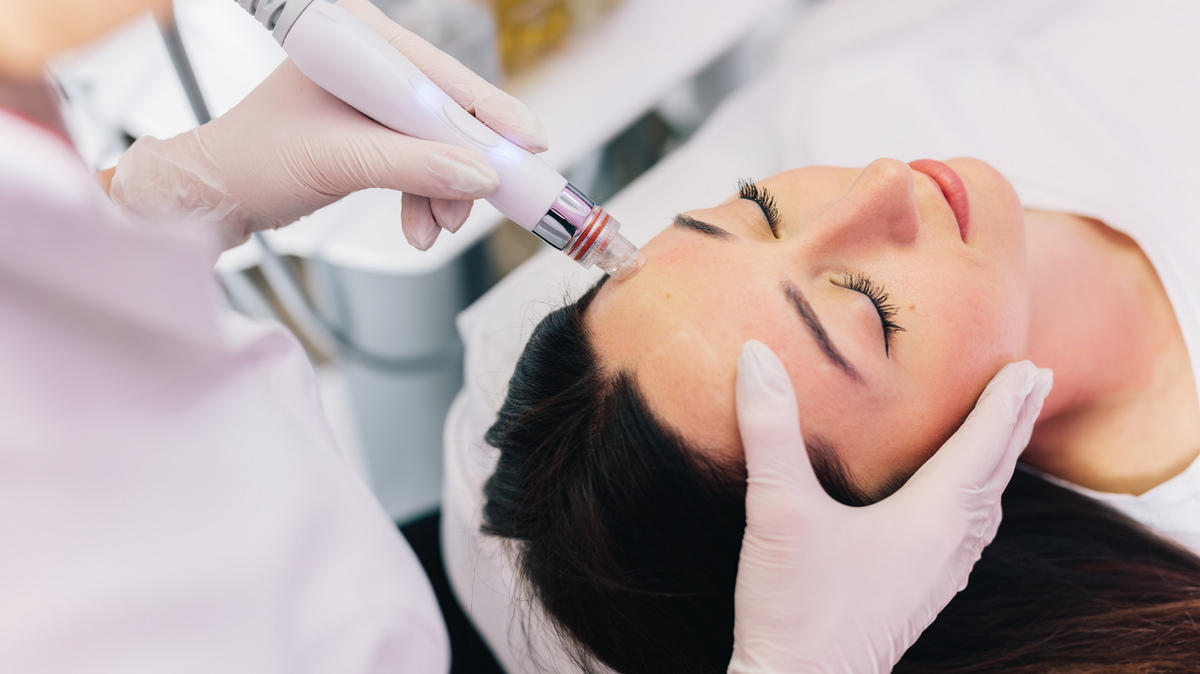 Hydrafacial Cilt Bakımı: Genç ve Sağlıklı Bir Cilt için Devrim Niteliğinde Bir Yöntem